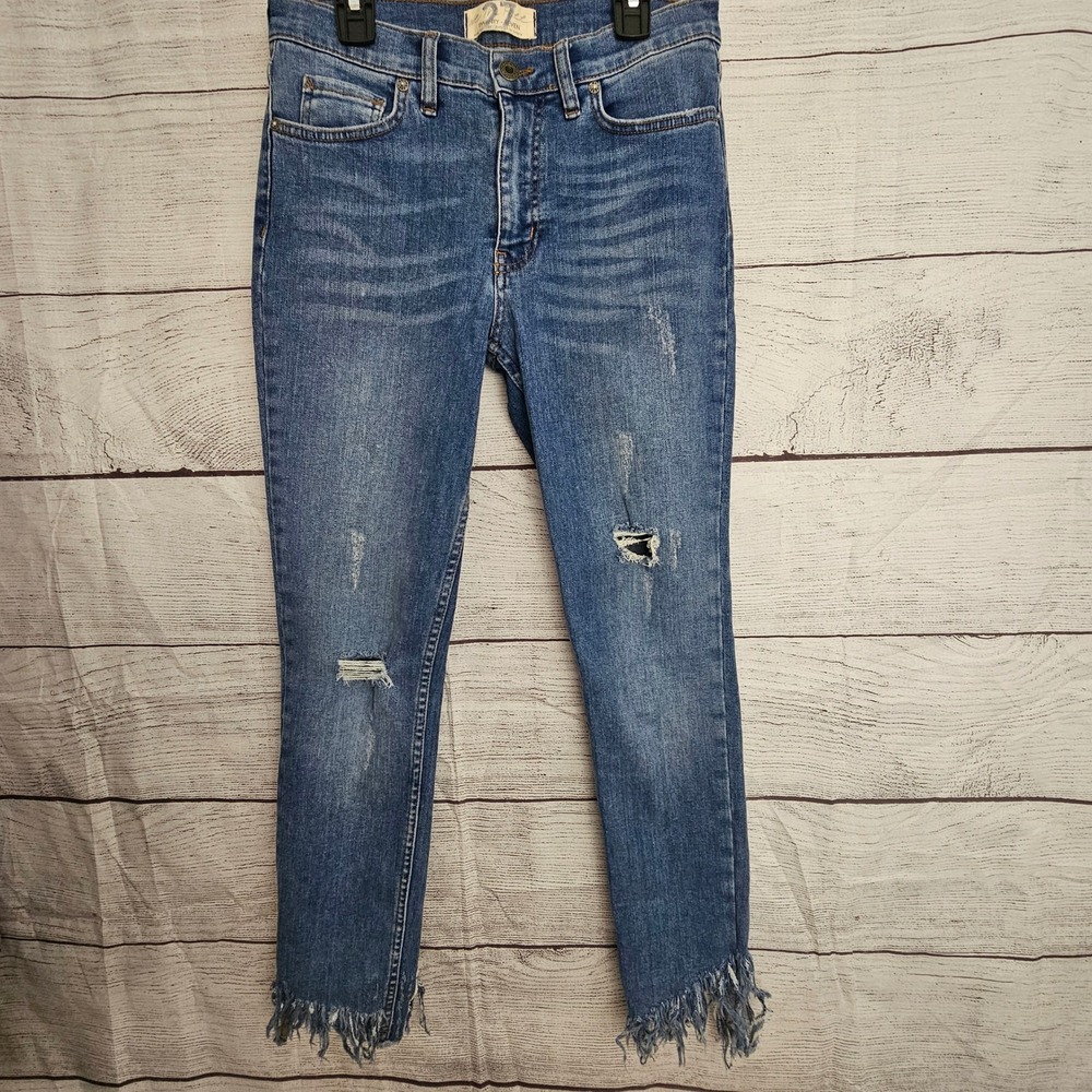 We The Free Size 27 Distressed Raw Hem Med Wash Skinny Ankle Jeans 1339